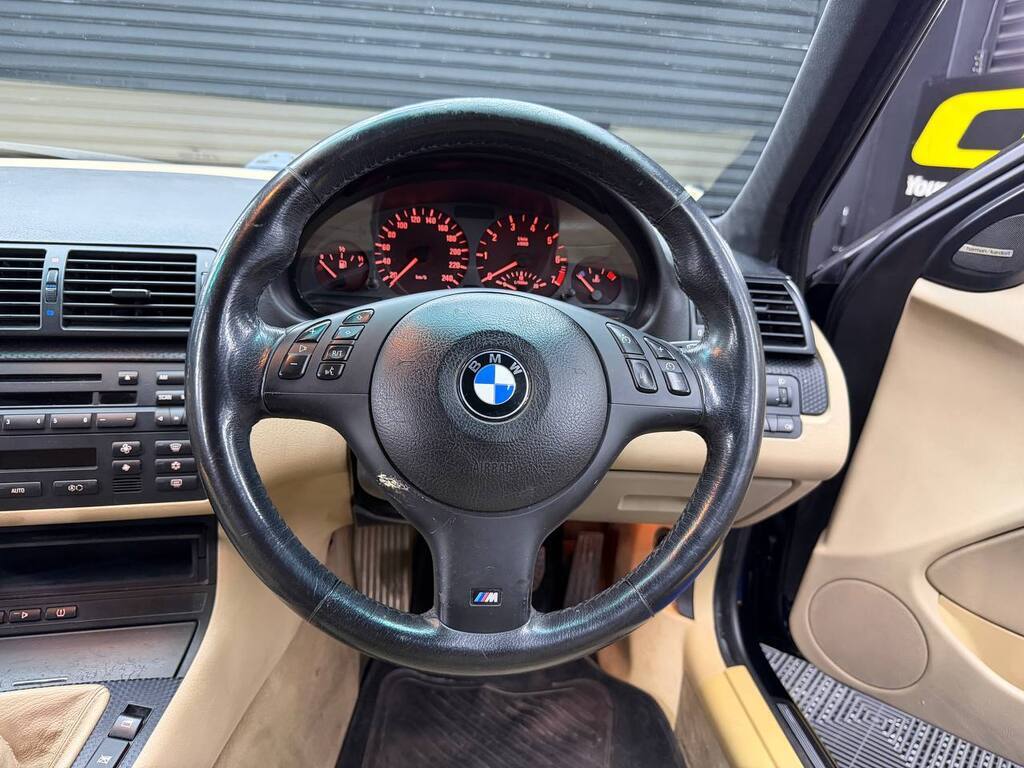 BMW - 320i Sport (E46)F/L