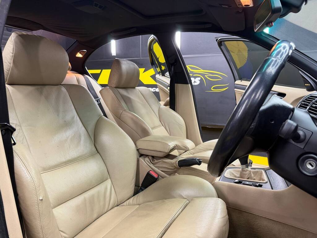 BMW - 320i Sport (E46)F/L