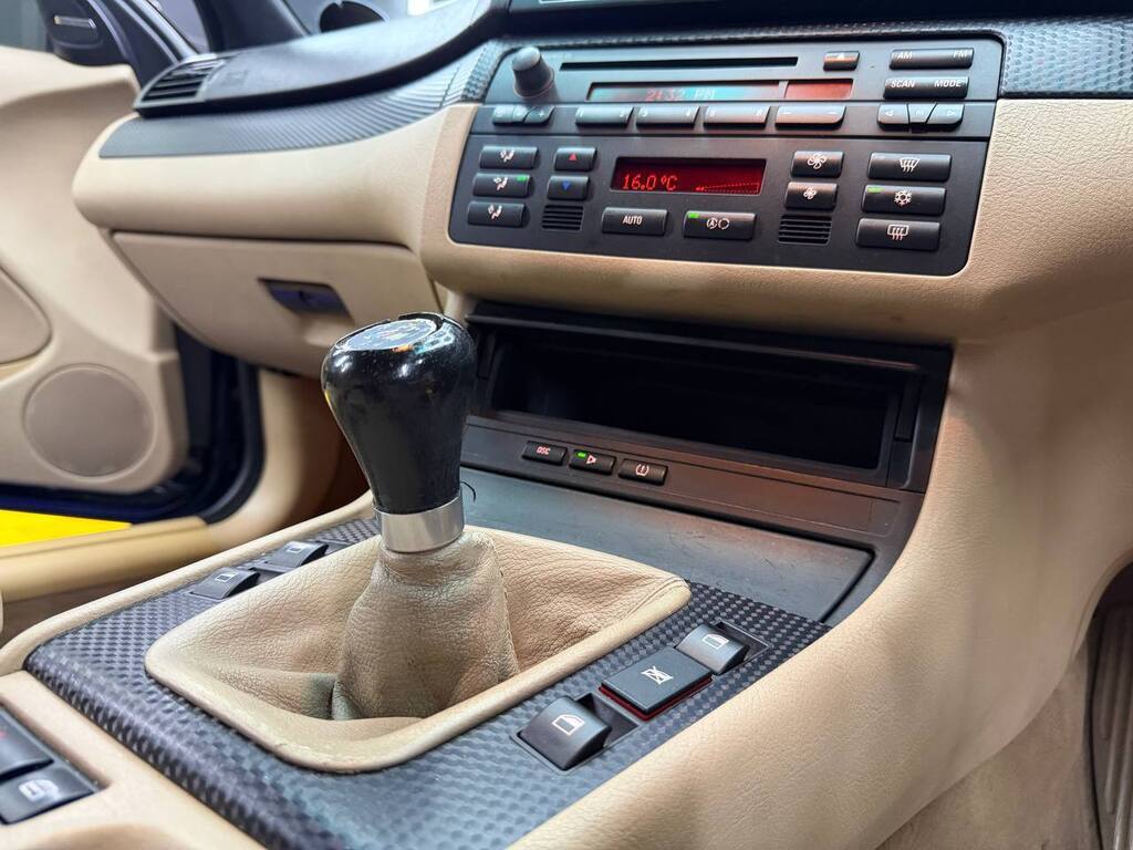BMW - 320i Sport (E46)F/L