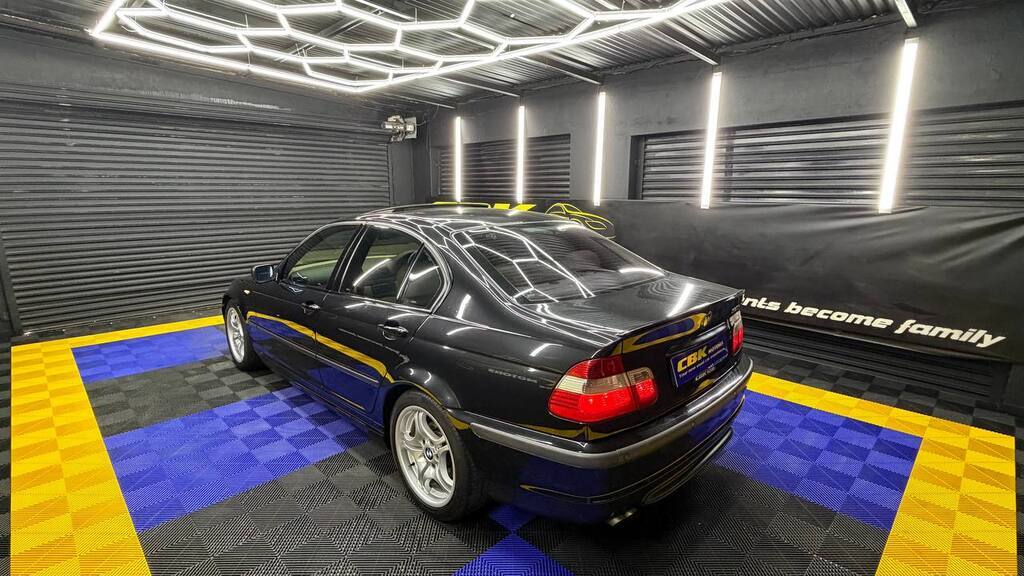 BMW - 320i Sport (E46)F/L