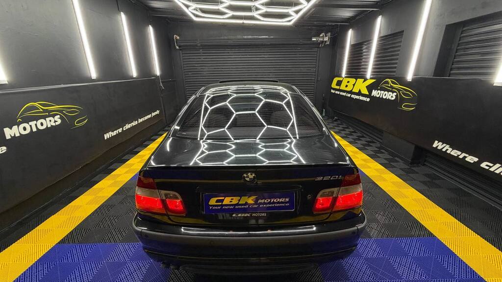BMW - 320i Sport (E46)F/L
