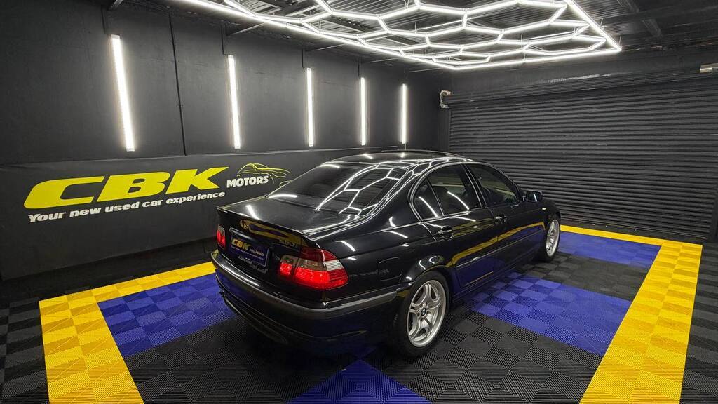 BMW - 320i Sport (E46)F/L