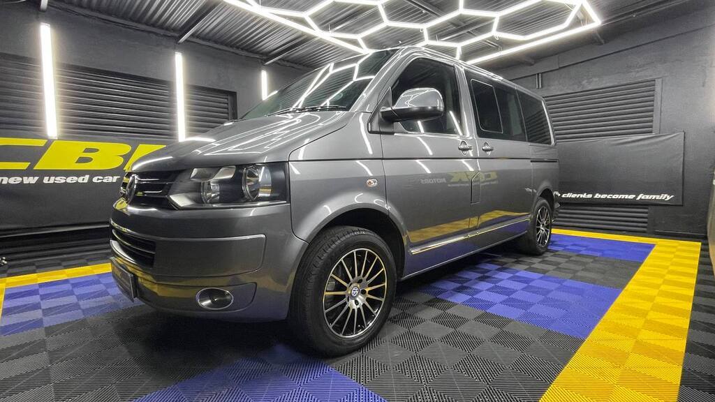 VOLKSWAGEN - T5 CARAVELLE 2.0 BiTDi DSG