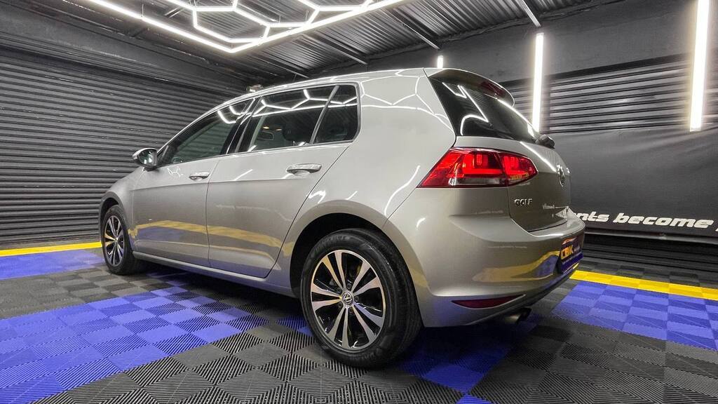 VOLKSWAGEN GOLF VII 1.4 TSI COMFORTLINE DSG