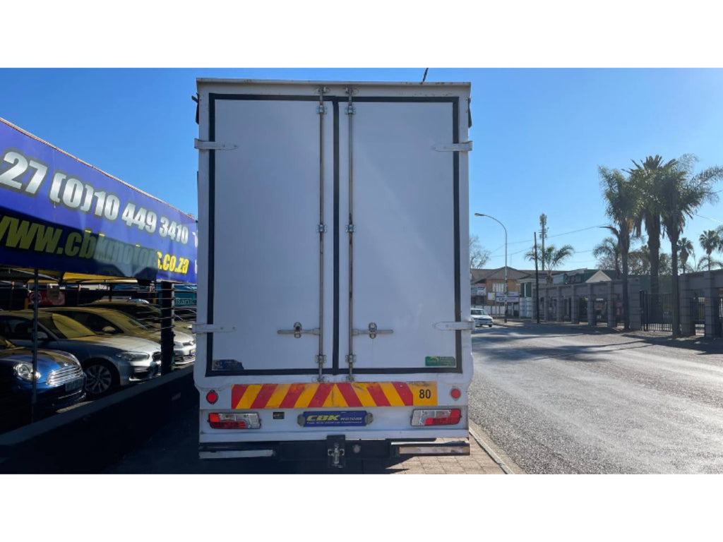 TATA ULTRA 814 4X2 F/C C/C