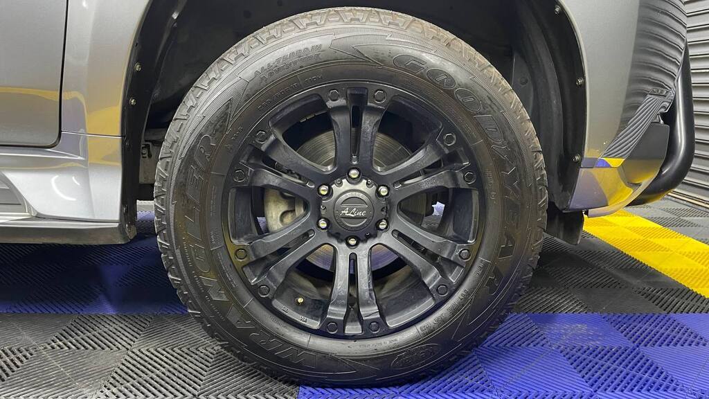 MITSUBISHI PAJERO SPORT 2.4D 4X4 SHOGUN A/T
