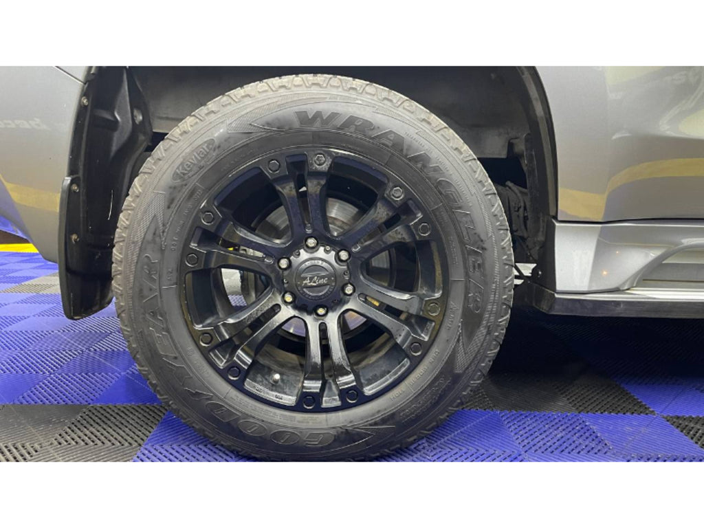 MITSUBISHI PAJERO SPORT 2.4D 4X4 SHOGUN A/T