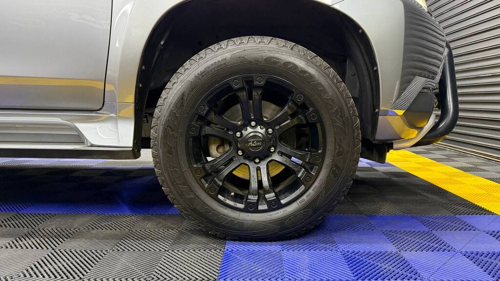 MITSUBISHI PAJERO SPORT 2.4D 4X4 SHOGUN A/T