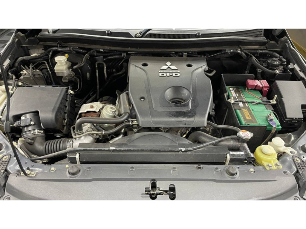 MITSUBISHI PAJERO SPORT 2.4D 4X4 SHOGUN A/T