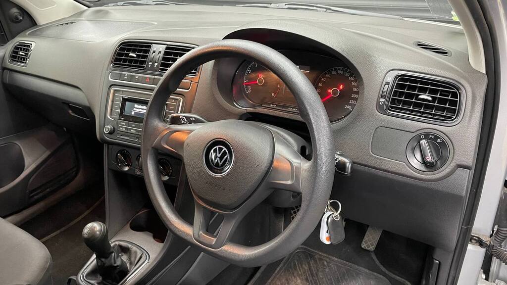 VOLKSWAGEN POLO VIVO 1.4 TRENDLINE (5DR)