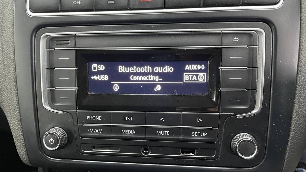 VOLKSWAGEN POLO VIVO 1.4 TRENDLINE (5DR)