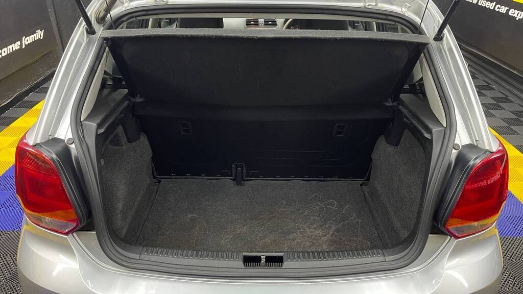 VOLKSWAGEN POLO VIVO 1.4 TRENDLINE (5DR)