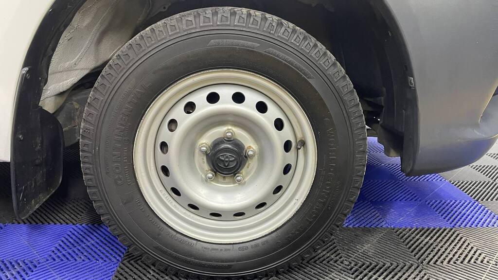TOYOTA HILUX 2.4 GD A/C P/U S/C