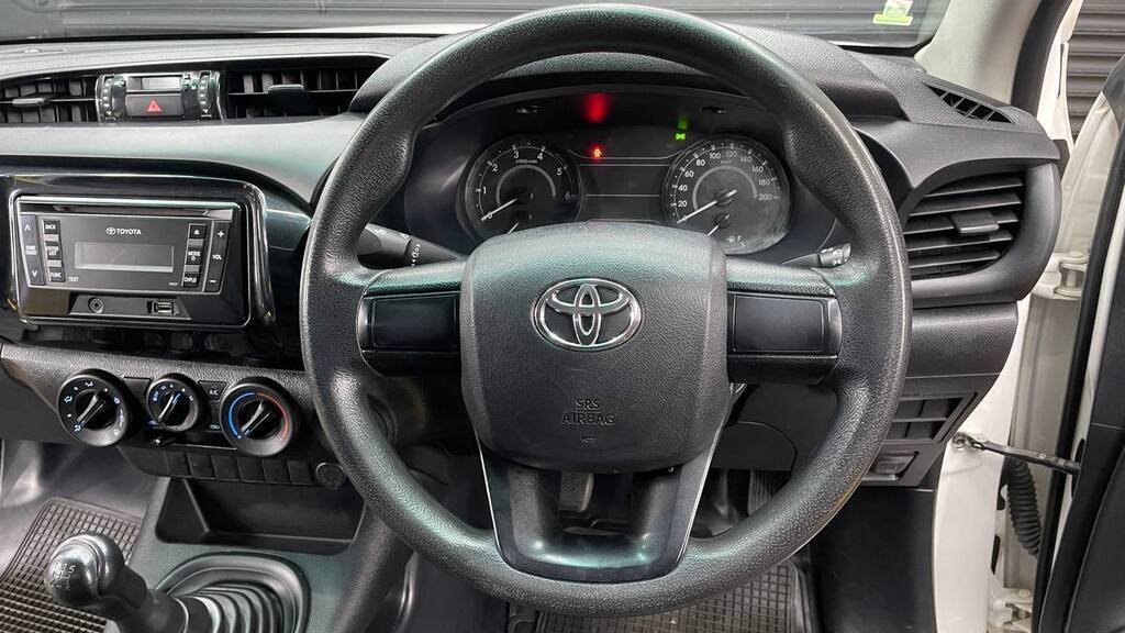 TOYOTA HILUX 2.4 GD A/C P/U S/C