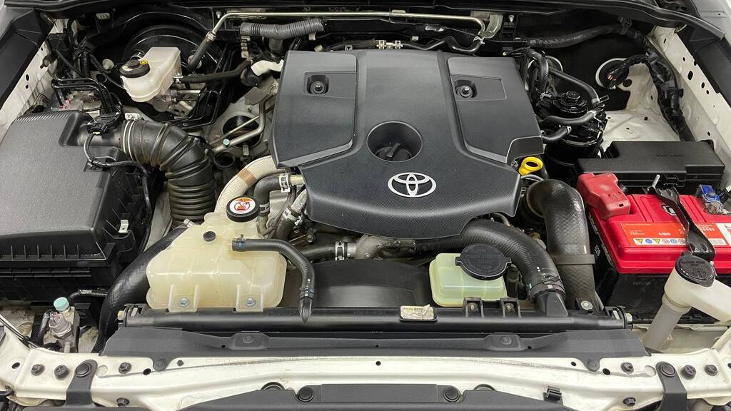 TOYOTA HILUX 2.4 GD A/C P/U S/C