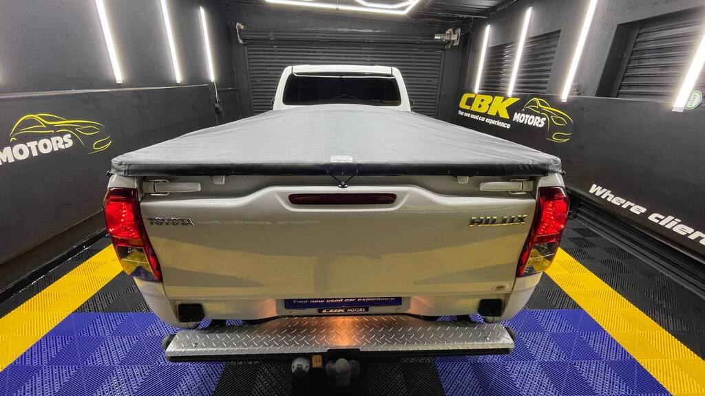 TOYOTA HILUX 2.4 GD A/C P/U S/C