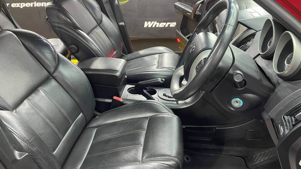 MAHINDRA XUV 500 2.2D MHAWK A/T (W8) 7 SEAT