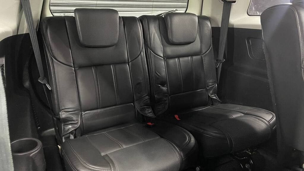 MAHINDRA XUV 500 2.2D MHAWK A/T (W8) 7 SEAT