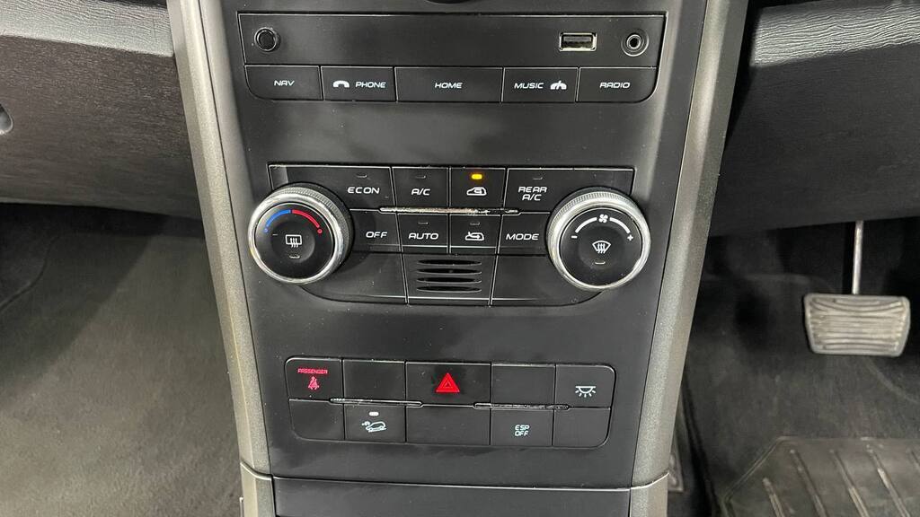 MAHINDRA XUV 500 2.2D MHAWK A/T (W8) 7 SEAT