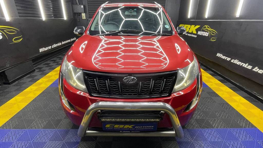 MAHINDRA XUV 500 2.2D MHAWK A/T (W8) 7 SEAT