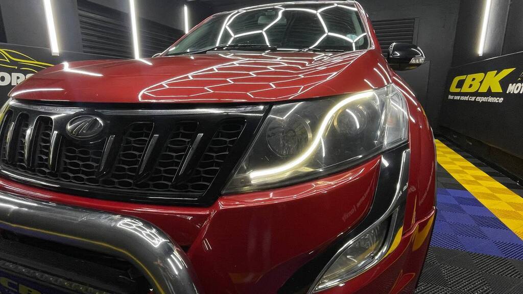 MAHINDRA XUV 500 2.2D MHAWK A/T (W8) 7 SEAT