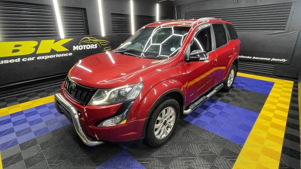 MAHINDRA XUV 500 2.2D MHAWK A/T (W8) 7 SEAT