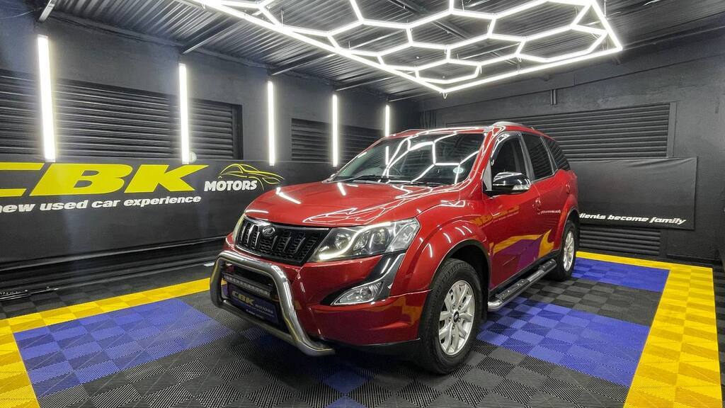 MAHINDRA XUV 500 2.2D MHAWK A/T (W8) 7 SEAT