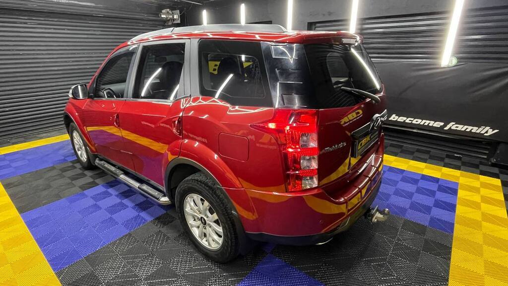 MAHINDRA XUV 500 2.2D MHAWK A/T (W8) 7 SEAT