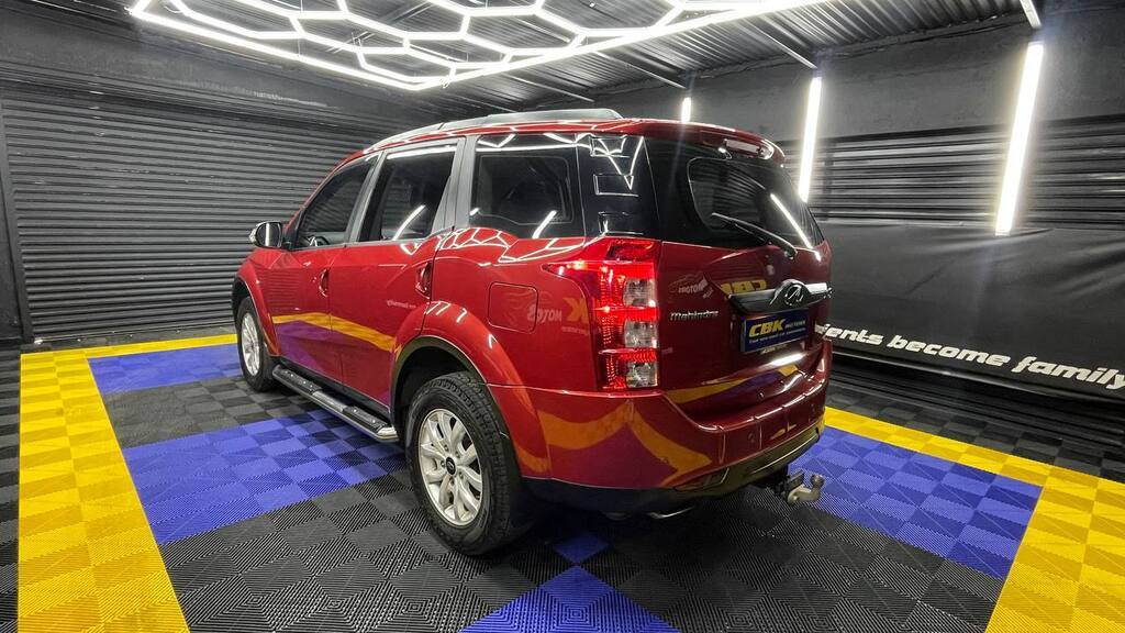 MAHINDRA XUV 500 2.2D MHAWK A/T (W8) 7 SEAT