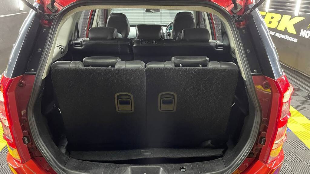 MAHINDRA XUV 500 2.2D MHAWK A/T (W8) 7 SEAT
