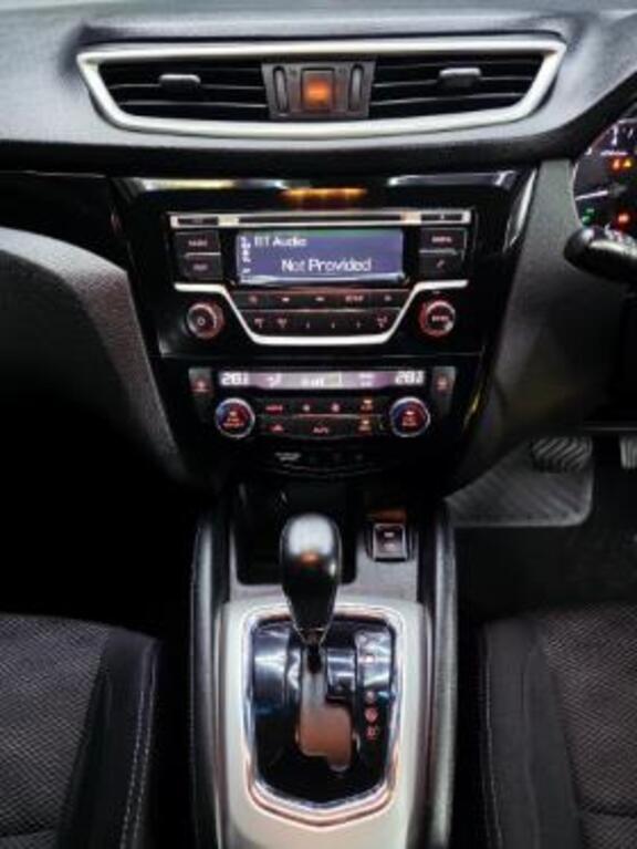NISSAN - QASHQAI 1.2T ACENTA CVT