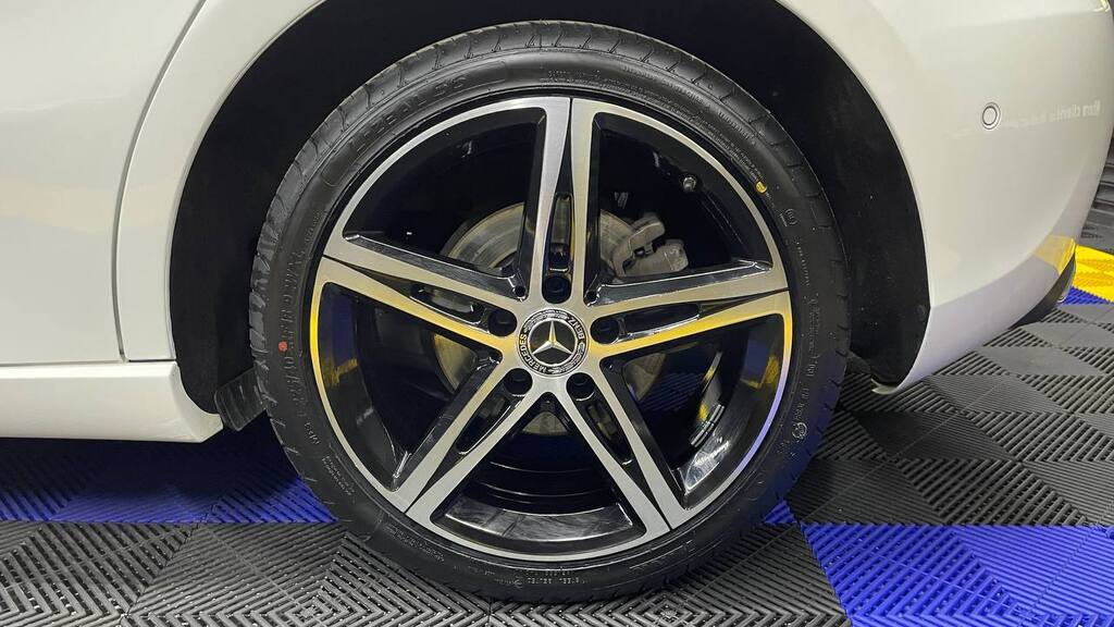 MERCEDES-BENZ A 200 A/T