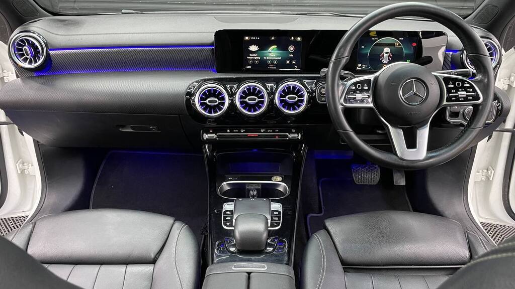MERCEDES-BENZ A 200 A/T