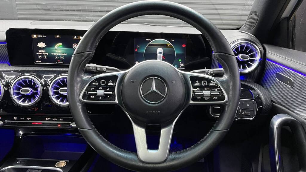 MERCEDES-BENZ A 200 A/T