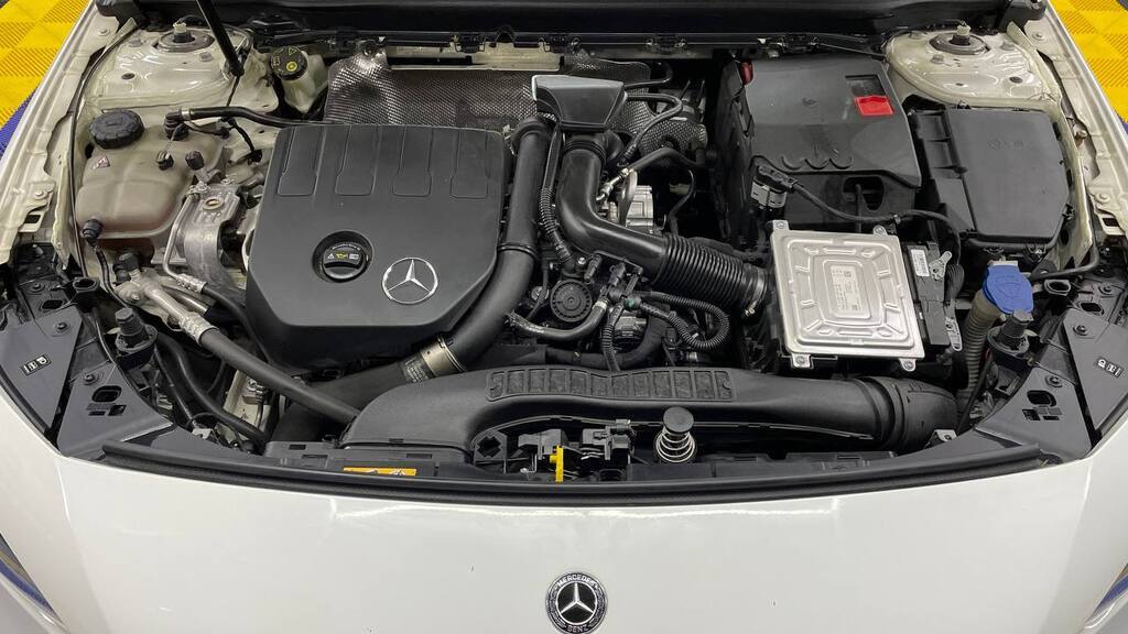 MERCEDES-BENZ A 200 A/T