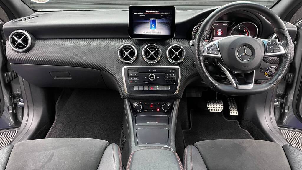 MERCEDES-BENZ A 200d AMG A/T