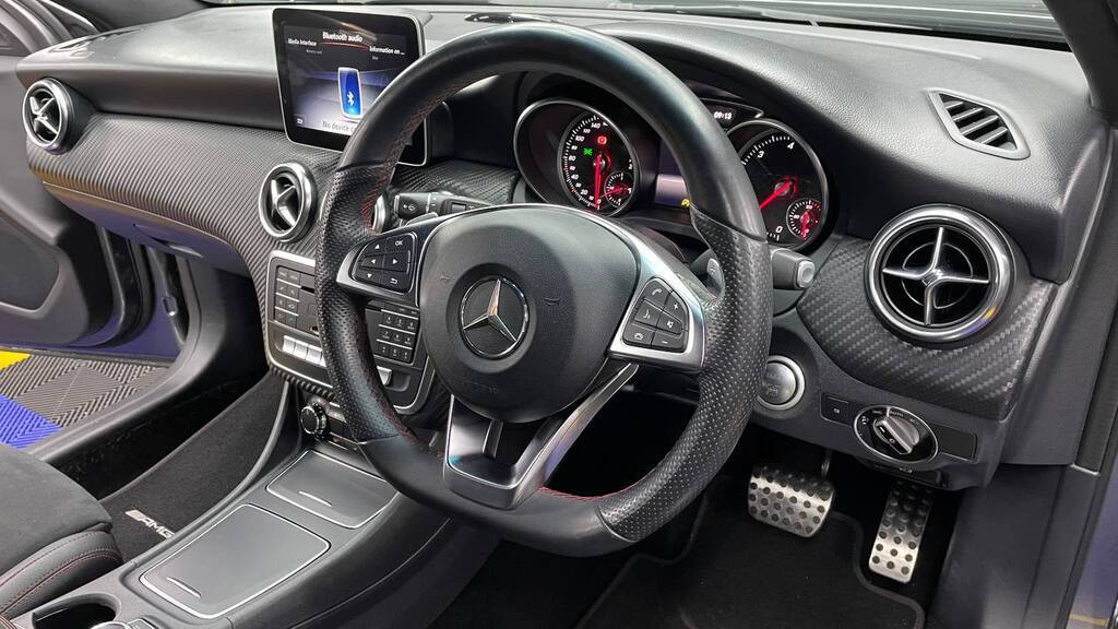 MERCEDES-BENZ A 200d AMG A/T