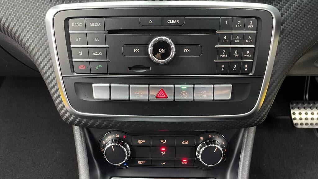 MERCEDES-BENZ A 200d AMG A/T