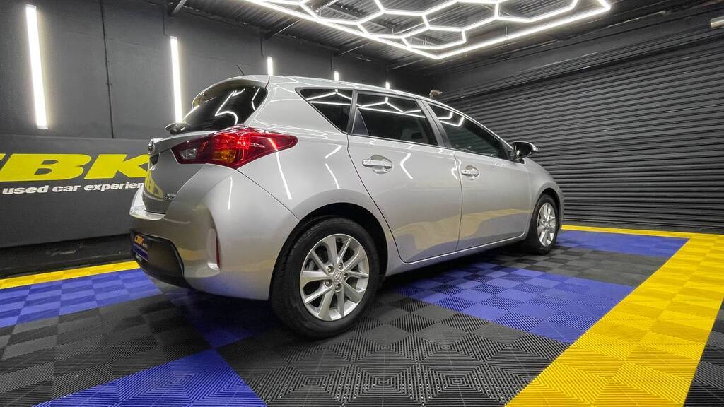 TOYOTA AURIS 1.6 XI