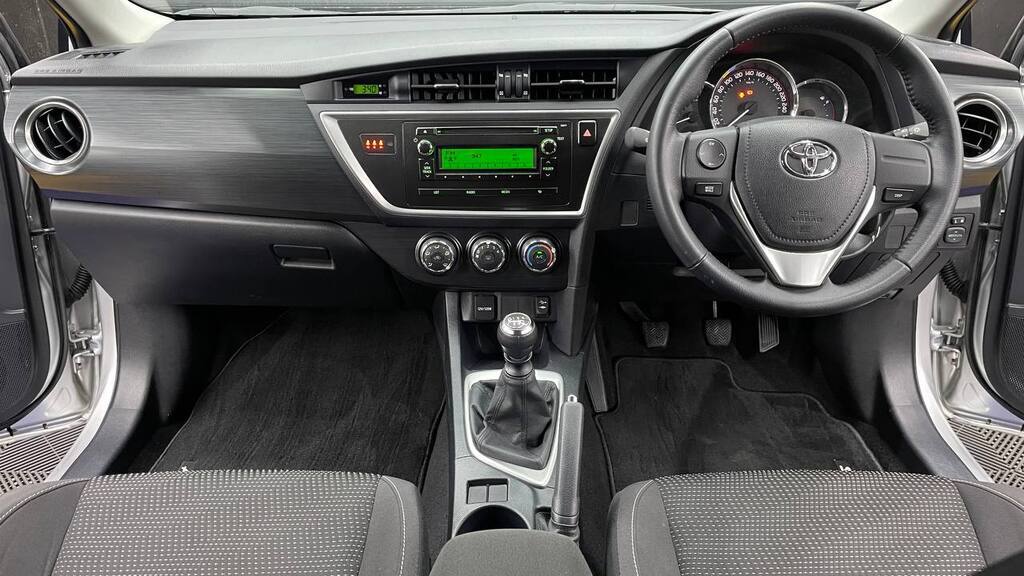 TOYOTA AURIS 1.6 XI