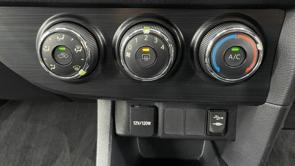 TOYOTA AURIS 1.6 XI