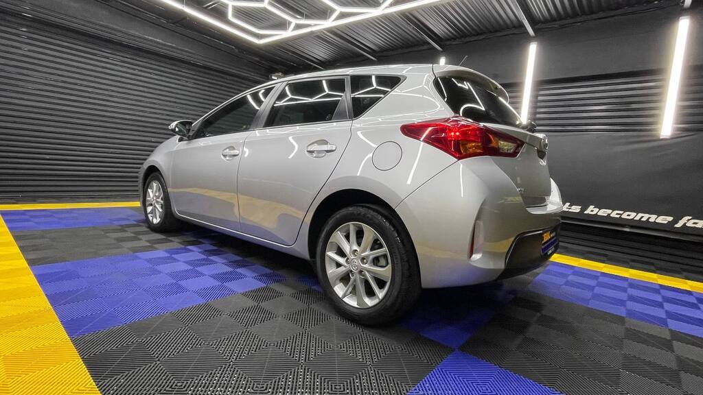 TOYOTA AURIS 1.6 XI