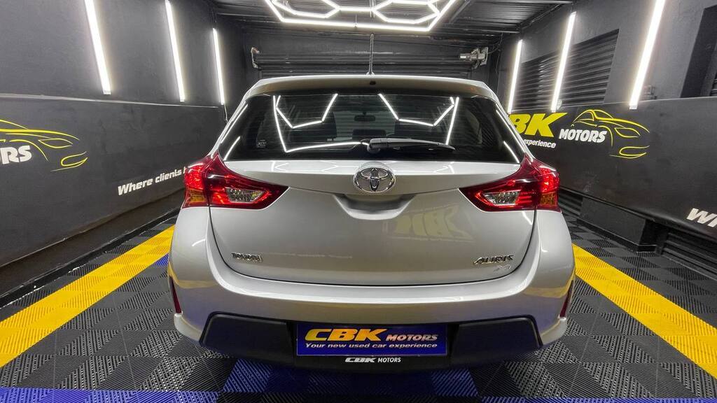 TOYOTA AURIS 1.6 XI