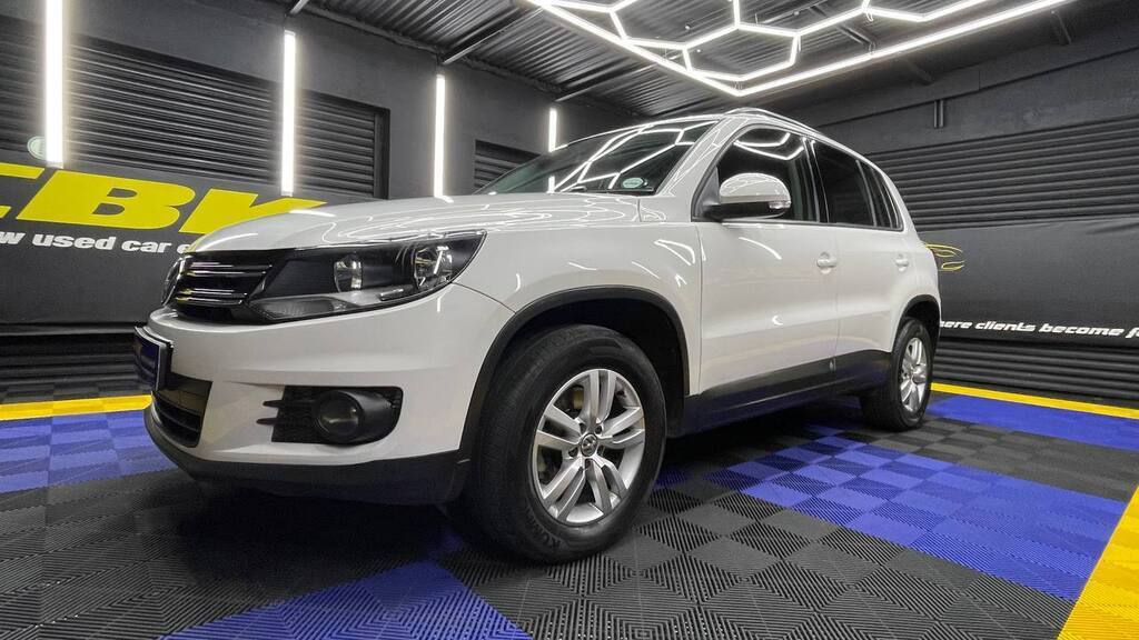 VOLKSWAGEN TIGUAN 2.0 TDi B/MOT TREND-FUN