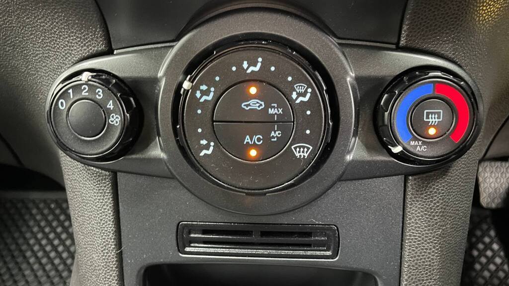 FORD FIESTA 1.0 ECOBOOST TREND POWERSHIFT 5DR