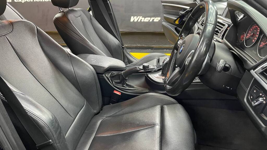 BMW 320D 40YR EDITION A/T (F30)