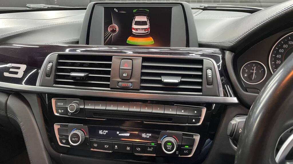 BMW 320D 40YR EDITION A/T (F30)