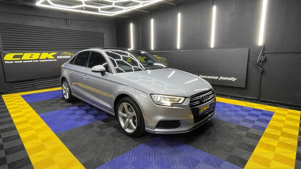 AUDI A3 1.0T FSI STRONIC (30 TFSI)