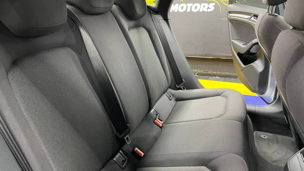 AUDI A3 1.0T FSI STRONIC (30 TFSI)