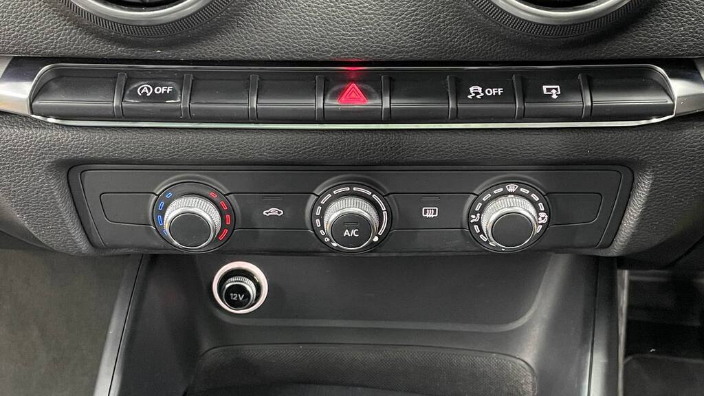 AUDI A3 1.0T FSI STRONIC (30 TFSI)